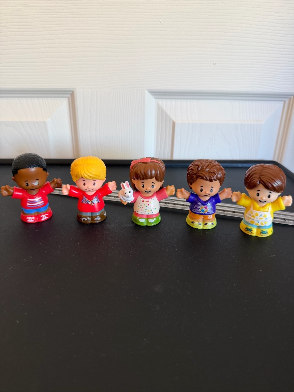 Fisher-Price Five-Piece Multicolor Kids Friends. Imaginative play.